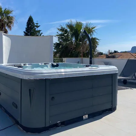 Flat With Jacuzzi - Casa Pia Apartment